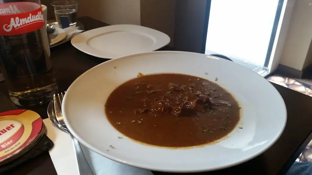 Klaus Lebek_Cafe Luna_Dürnkrut_recensione