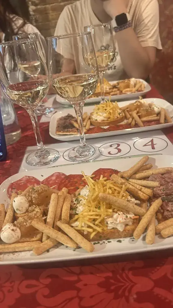 thehidden eclipse_La Bodega de Los Reyes_Droß_avis