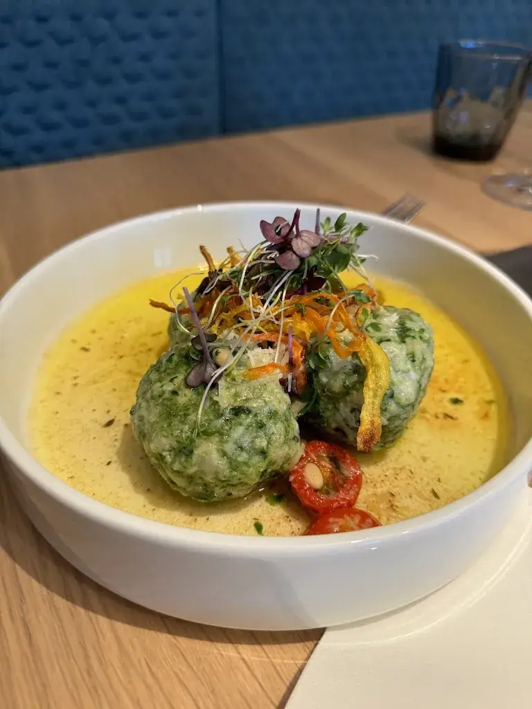 Jenniee G_Das Grimmenstein - Marc & Maximilian_Edlitz_avis