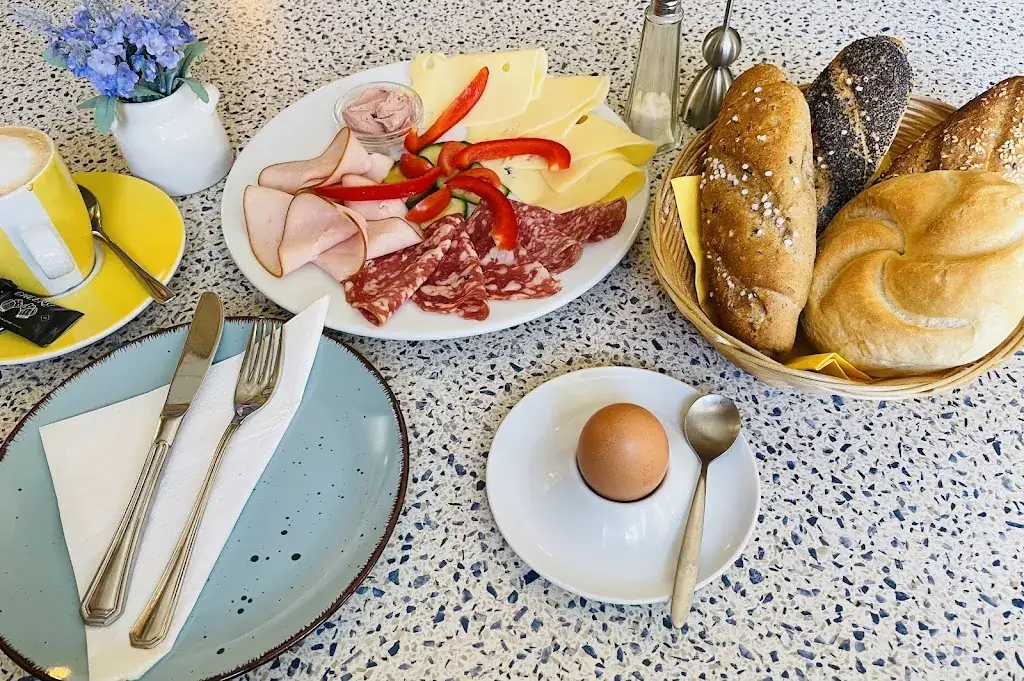 Cafe Cheers_Ebergassing_slider_image_3