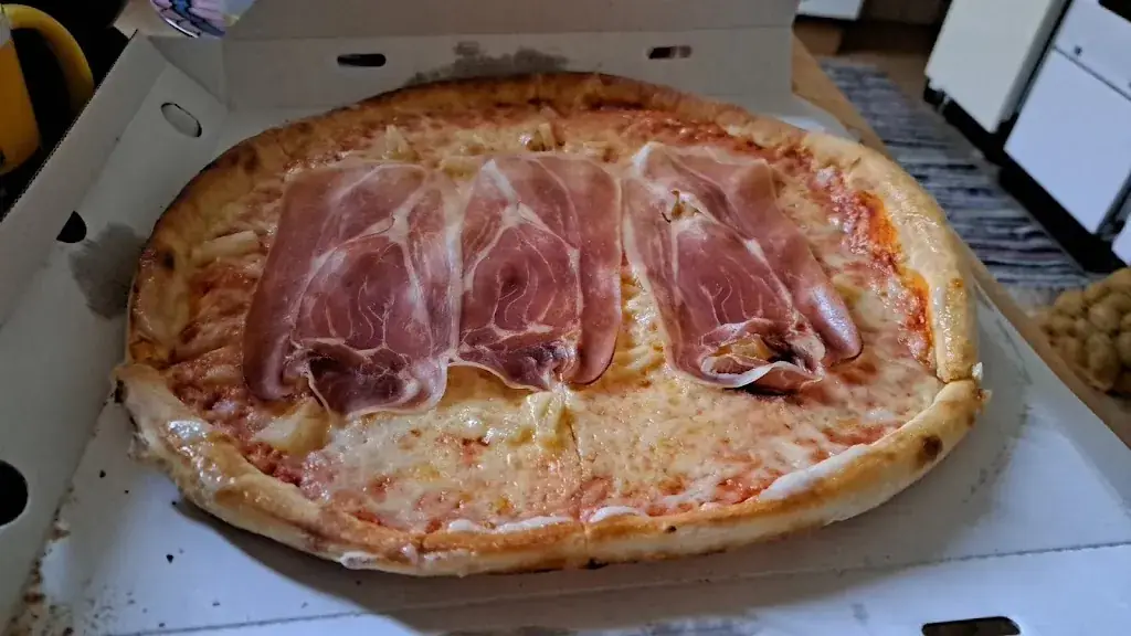 Martin Bialobrzeski_Eggenburger Pizzaservice_Eggenburg_recensione