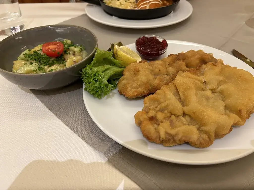 Neil Roberts_WACHAUERSTUBE Loiben_Dürnstein_avis