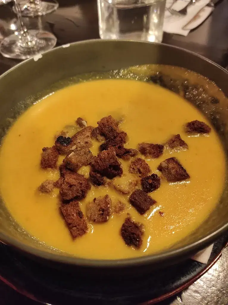 Francesco S._Alter Klosterkeller_Dürnstein_review