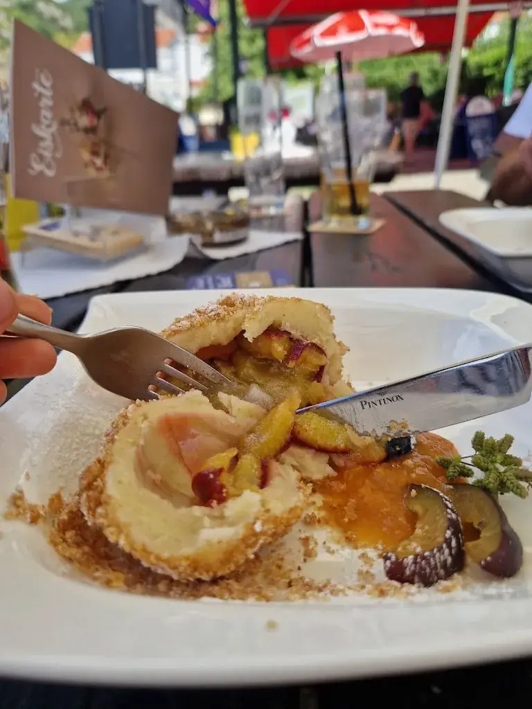 Valerie Kučerová_Lieb Stöckl_Dürnstein_review