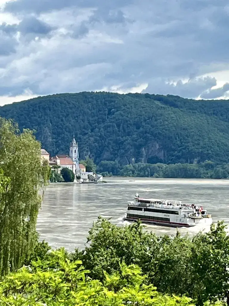 Carol Hewison_Gartenhotel & Weingut Pfeffel Dürnstein_Dürnstein_avis