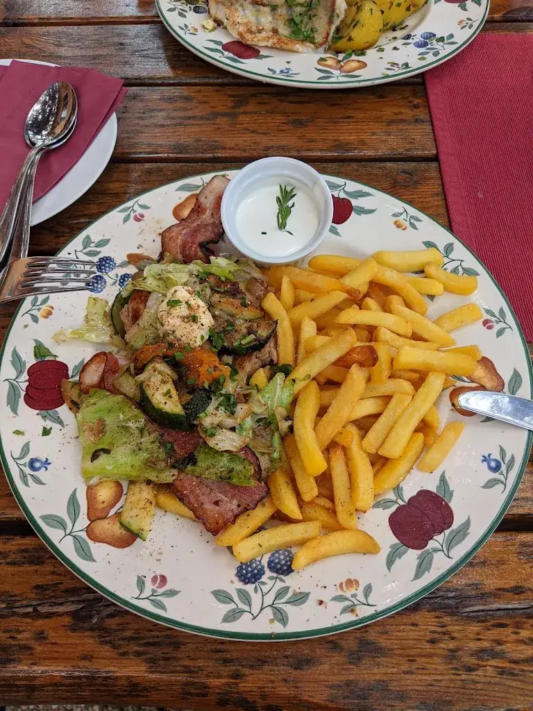 Volodia Kotylo_Dorfwirt Bakutz_Ebreichsdorf_avis