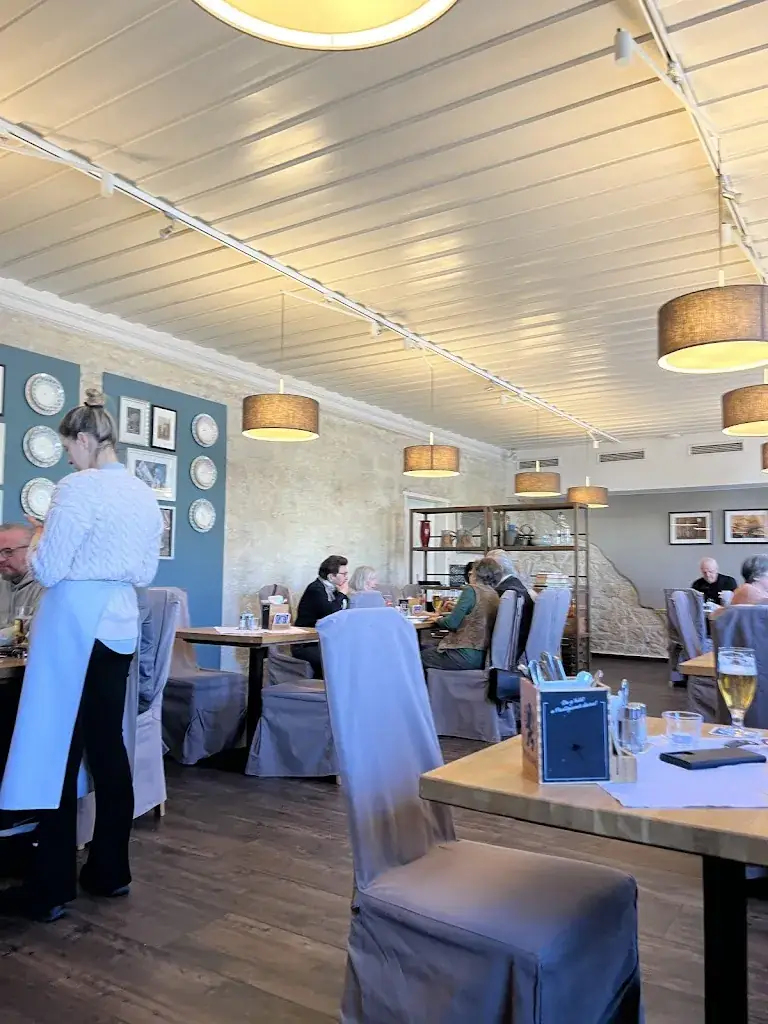 Thomas Bernhardt_Dorfwirt Bakutz_Ebreichsdorf_avis