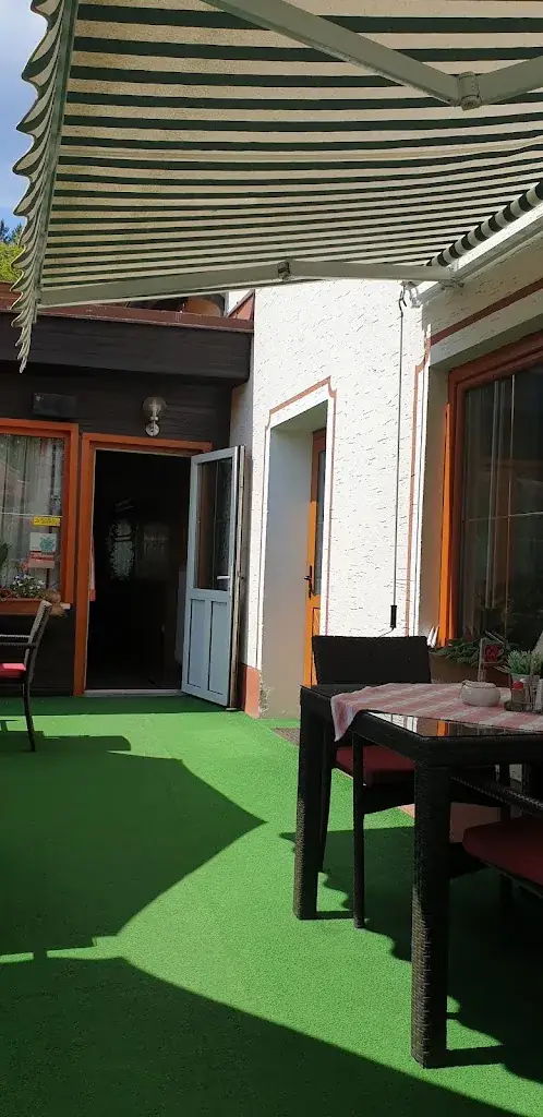 Carlo Hudratore_Restaurant 