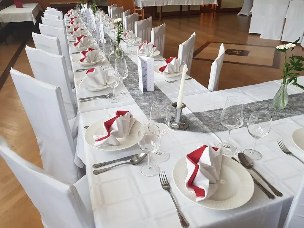 Leini's Dorfwirtshaus ristorante a Enzenreith