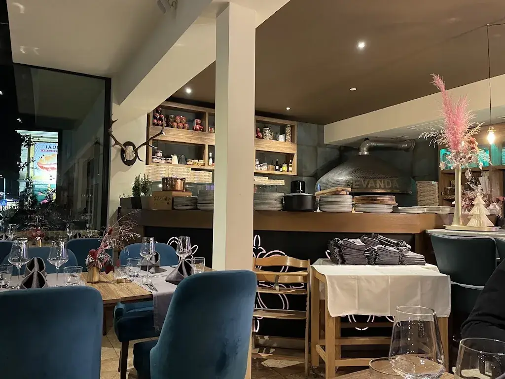 Michalis_Bevanda Restaurant & Bar_Enzenreith_review