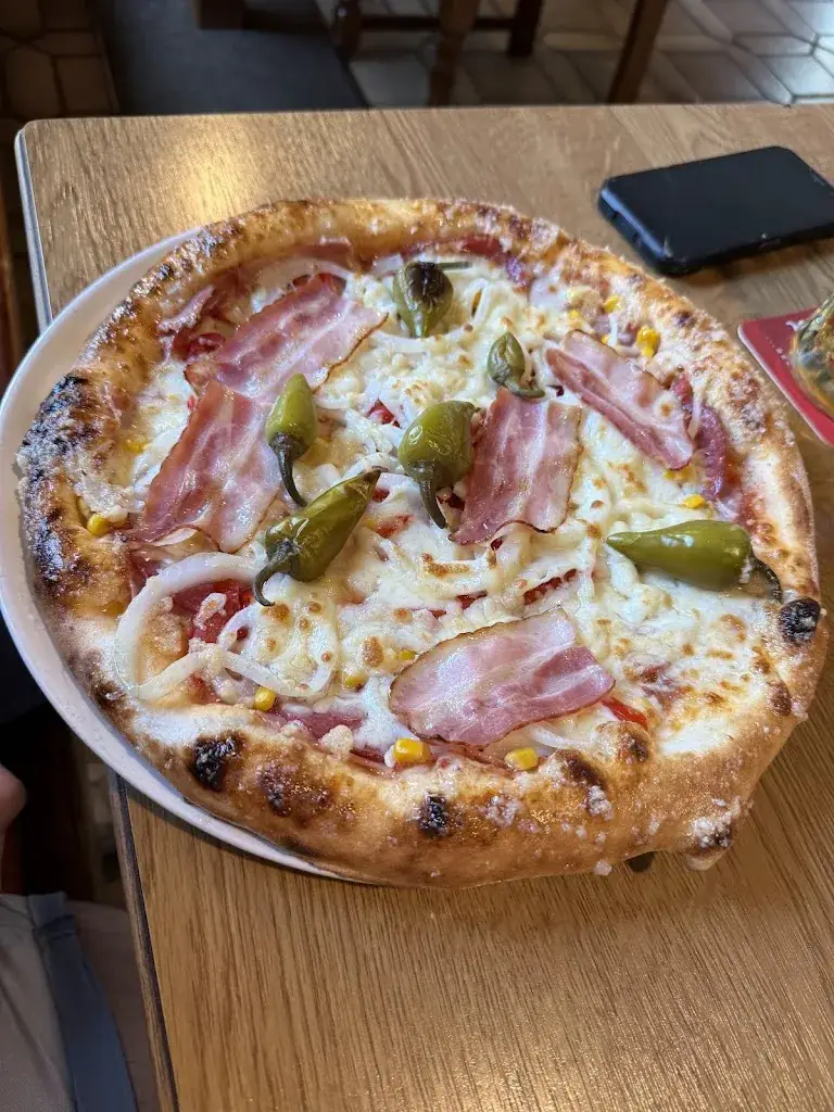 eva weidermannova_Pizzeria FUZO_Gattendorf_review