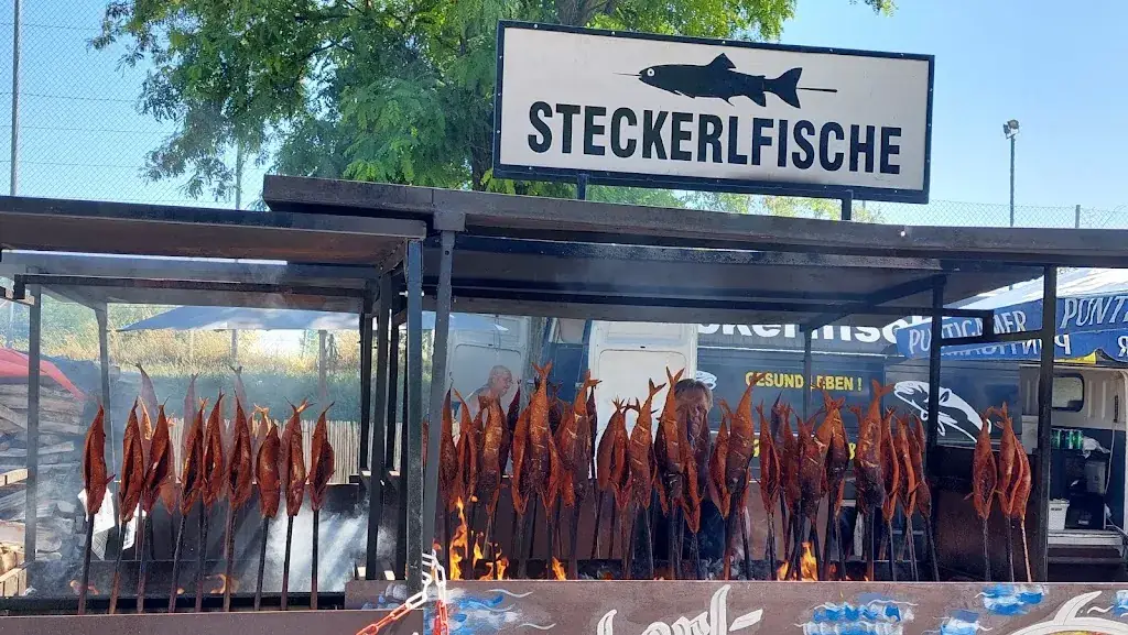 Steckerlfische Fam. Graf Emmersdorf_Emmersdorf an der Donau_slider_image_1