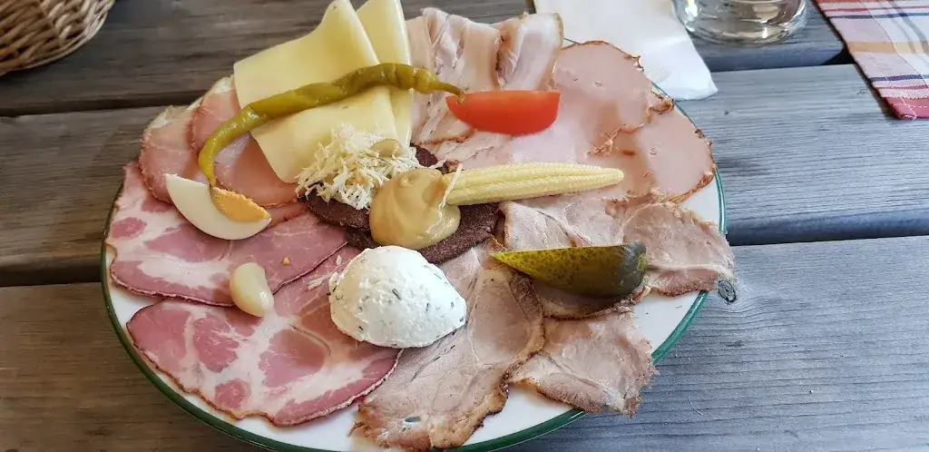 Harald Gaberdiel_Haferkast'n Heuriger_Emmersdorf an der Donau_avis