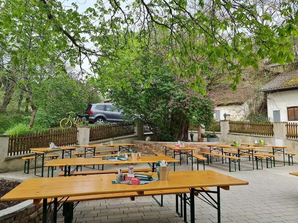 Heuriger zum Weißen Kreuz_Enzersdorf an der Fischa_slider_image_3