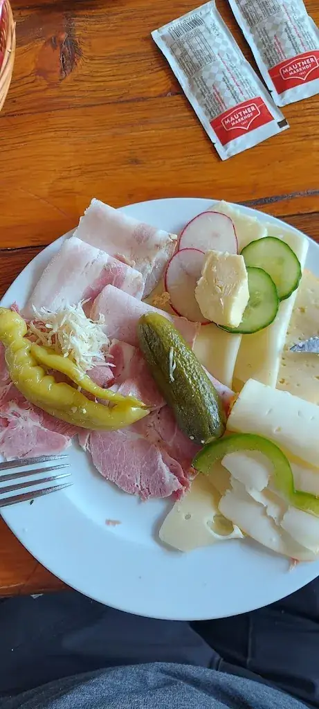 Buschenschank Heurigen Familie Willig_Enzersdorf an der Fischa_slider_image_3