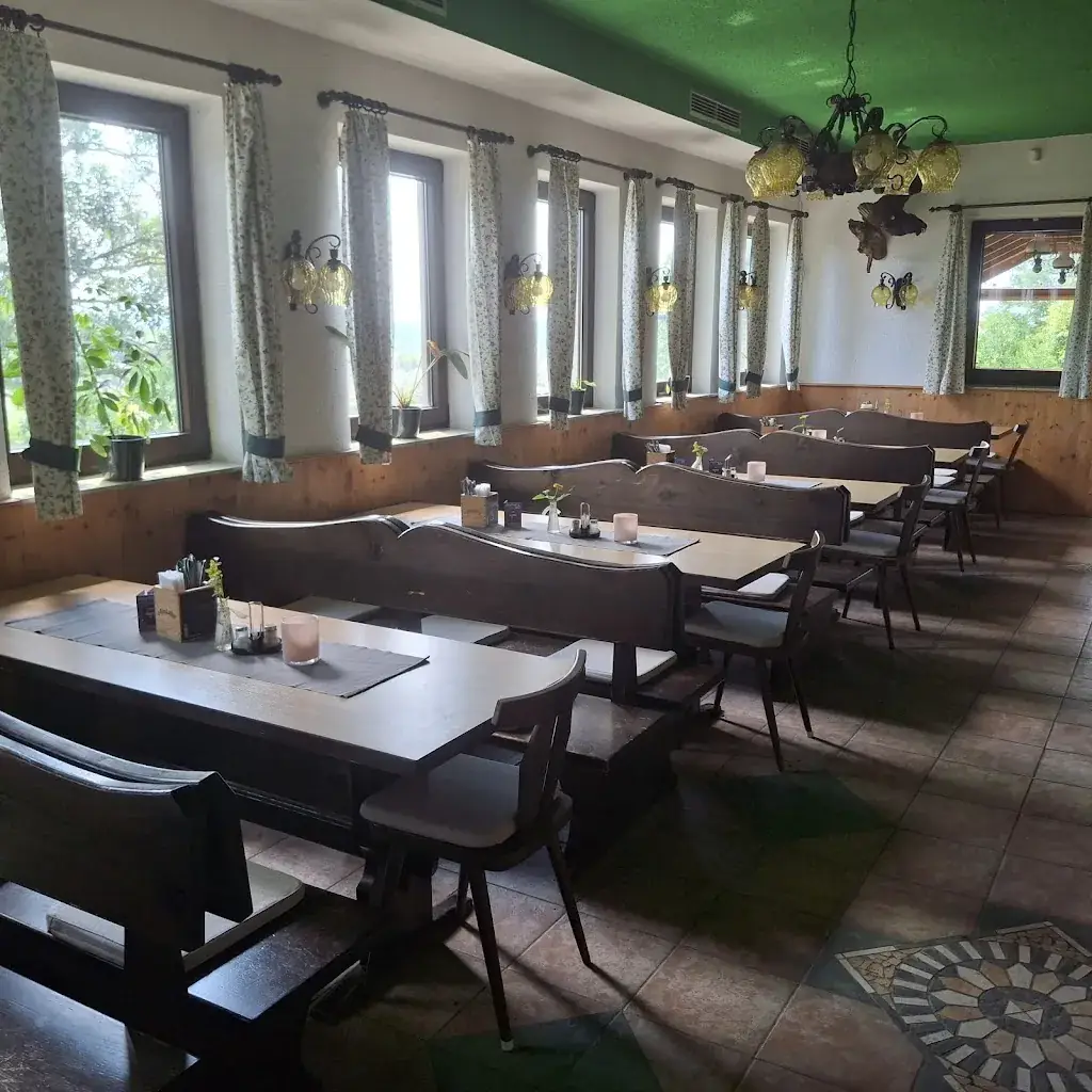 Onkel Willis Heuriger ristorante a Enzersdorf an der Fischa