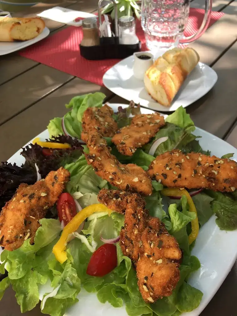 Natalia Khilkevitch_Heurigenrestaurant Wiesinger_Enzersfeld_avis