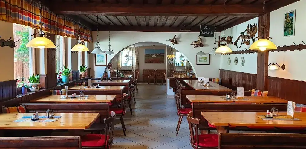 Buschenschank & Weinbau Eichberger Erwin & Regina ristorante a Enzersfeld