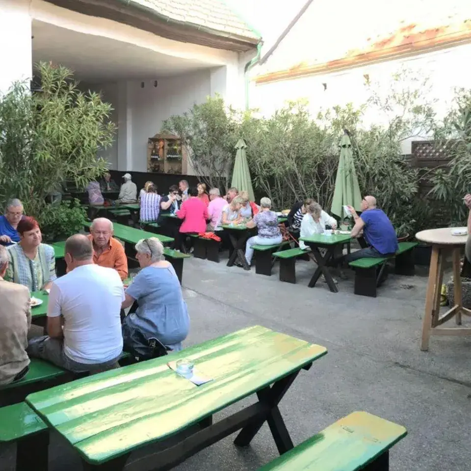 Buschenschank & Weinbau Eichberger Erwin & Regina_Enzersfeld_slider_image_3