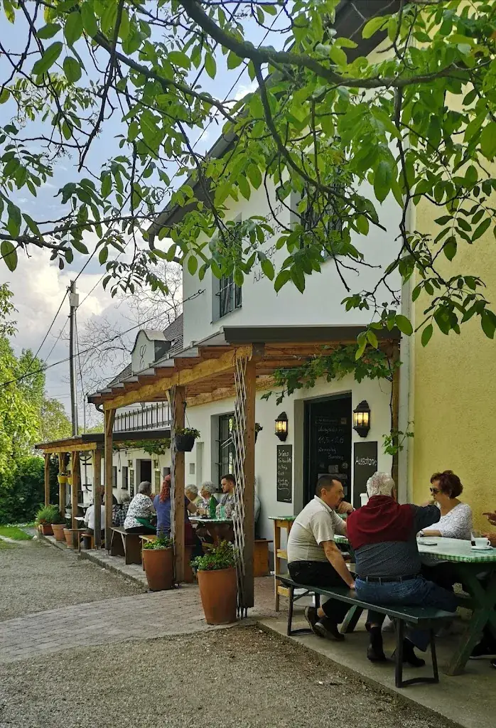 Krzysztof Szancer_Buschenschank Josef und Eveline Eichberger_Enzersfeld_avis