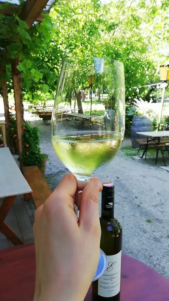 Buschenschank Josef und Eveline Eichberger_Enzersfeld_slider_image_2