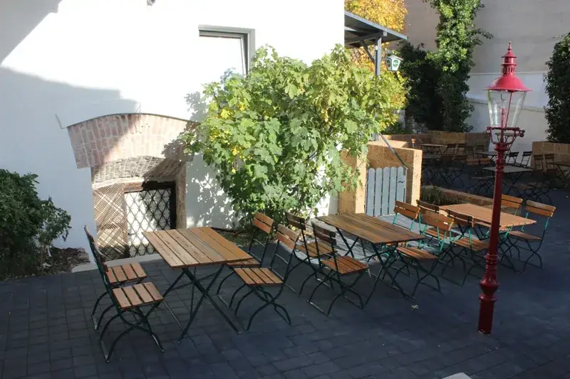 SCHWARZER ADLER - ERNSTBRUNN restaurant à Ernstbrunn