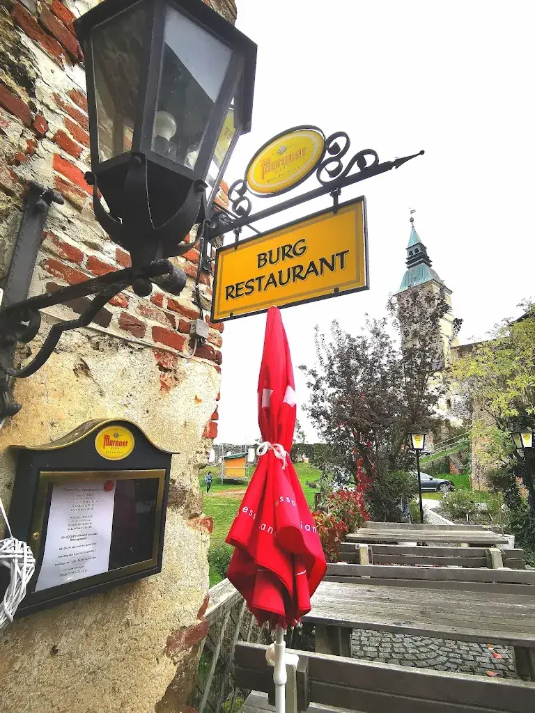 Joe K_Burgrestaurant Pelikan Güssing_Güssing_review