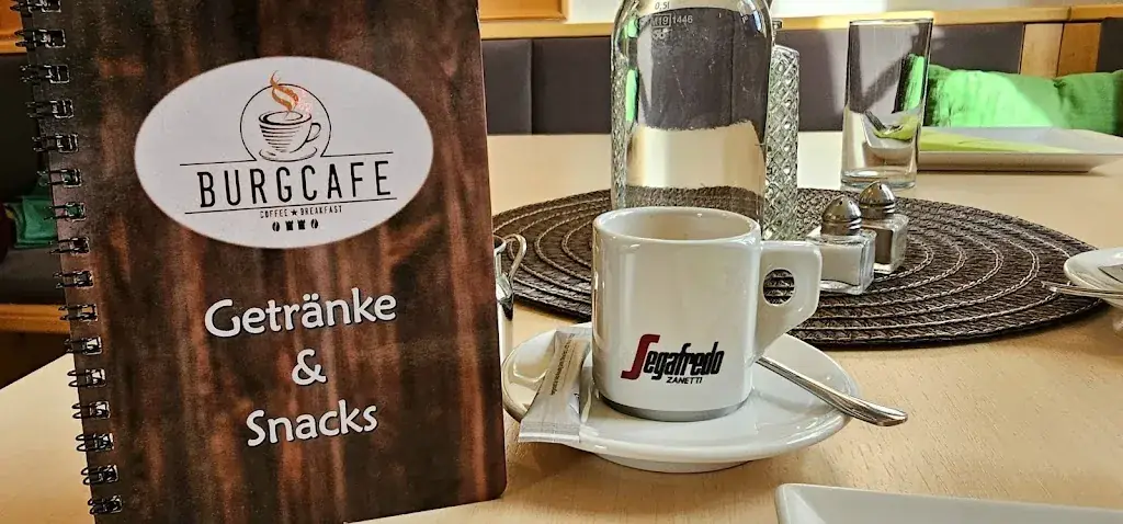 Mike Art_Burgcafé_Feistritz am Wechsel_review