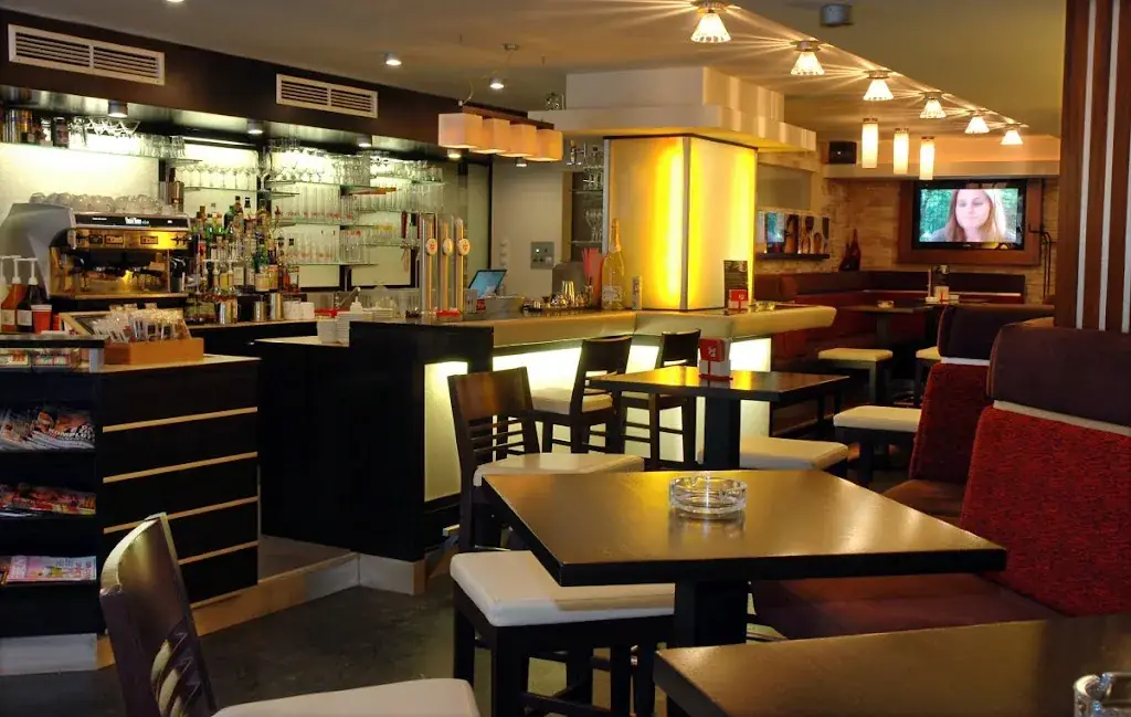 Overland Café Bar restaurant à Feistritz am Wechsel