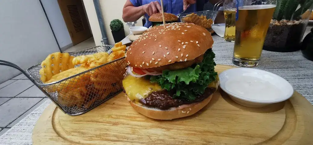 Angelika Koch_Gasthaus Burgkeller_Feistritz am Wechsel_avis