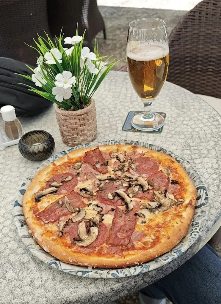 Henry Vulturus_Wagramer Pizzeria Fels_Fels am Wagram_avis