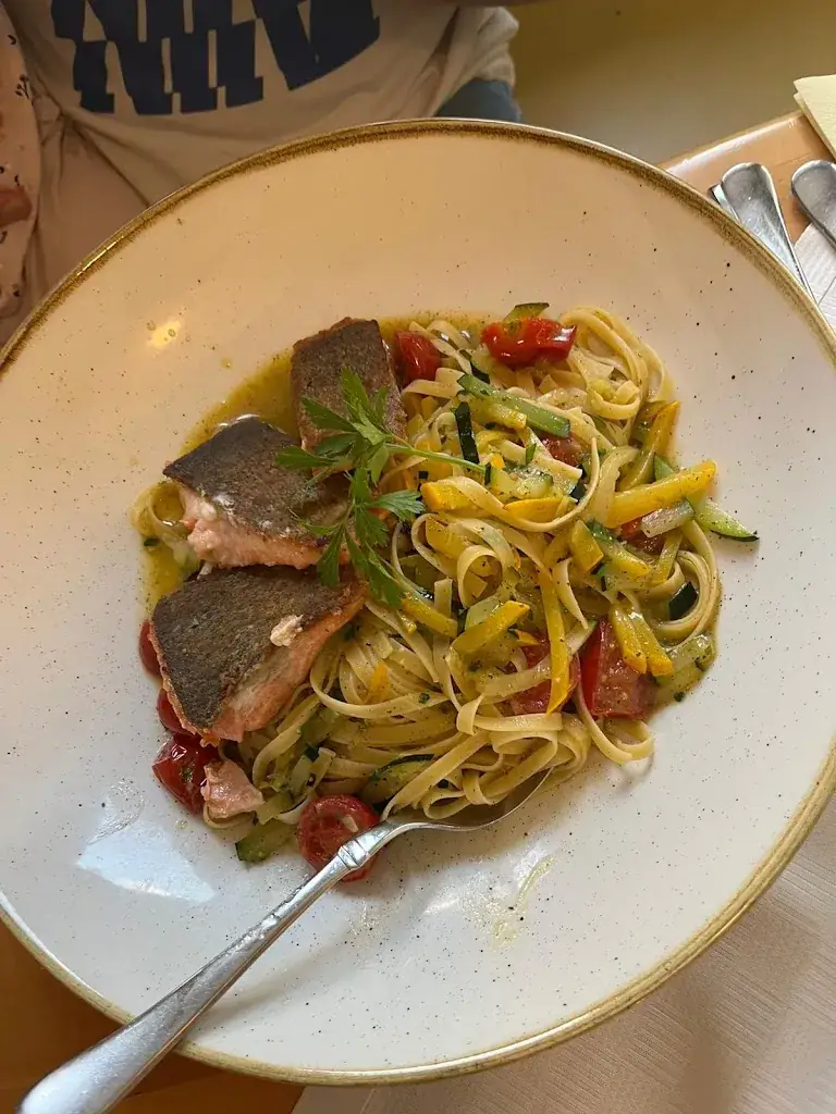 M K_Schranks Wirtshaus ESCHENAU_Eschenau_review