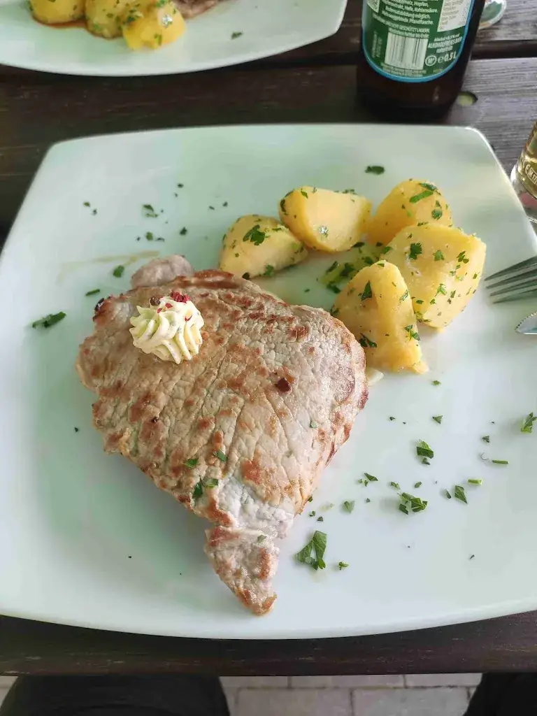 Filip Bednárik_Voralpenhof Hofegger_Frankenfels_avis