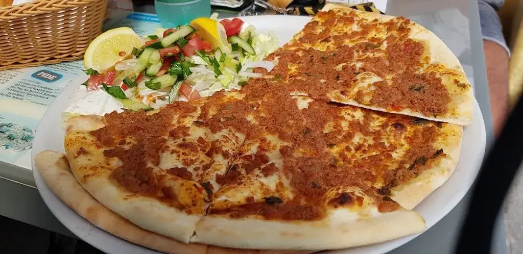 KOC Pizza Kebap Grill_Felixdorf_slider_image_2