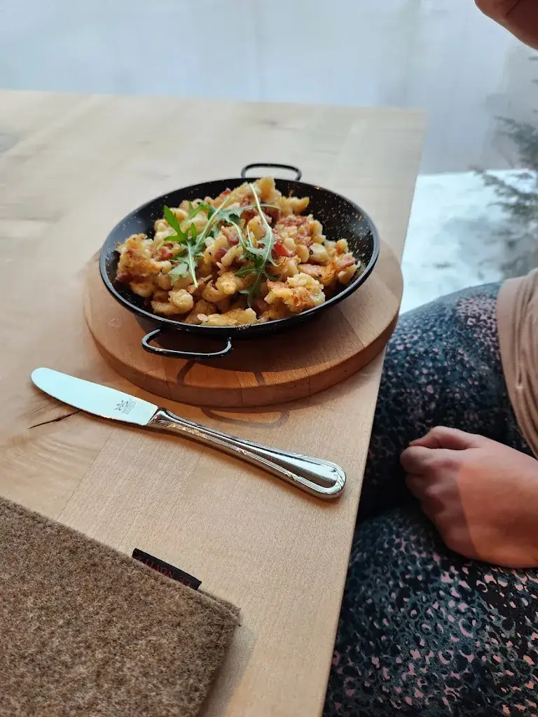 Brendan Bachmann_Falkenstein Schutzhaus_Falkenstein_avis