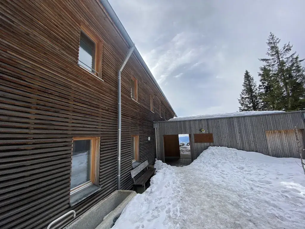 Mehul Wadhavekar_Falkenstein Schutzhaus_Falkenstein_avis