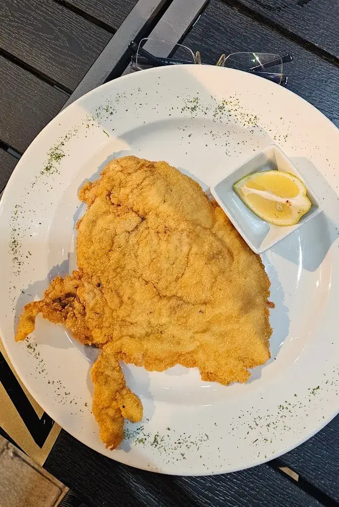 Behzad Haghighi_Ambiente_Fischamend-Markt_recensione