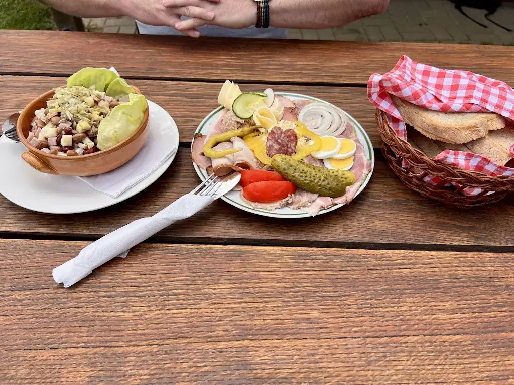 Marcel Päßler_Buschenschank Heindl_Heiligenbrunn_review