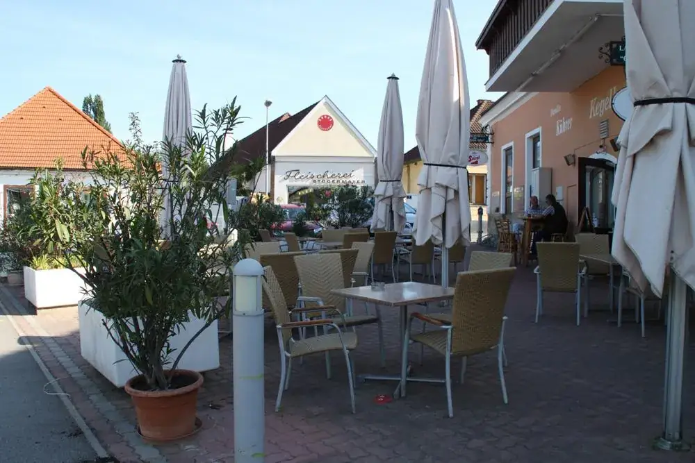 Zum Goldenen Adler ristorante a Fischamend-Markt