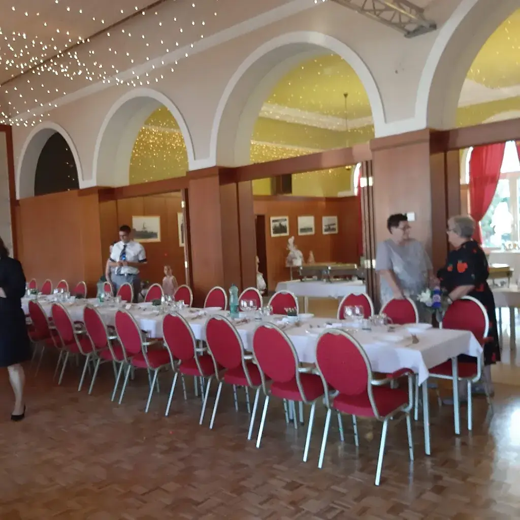 Anton Bischinger restaurant in Fischamend-Markt