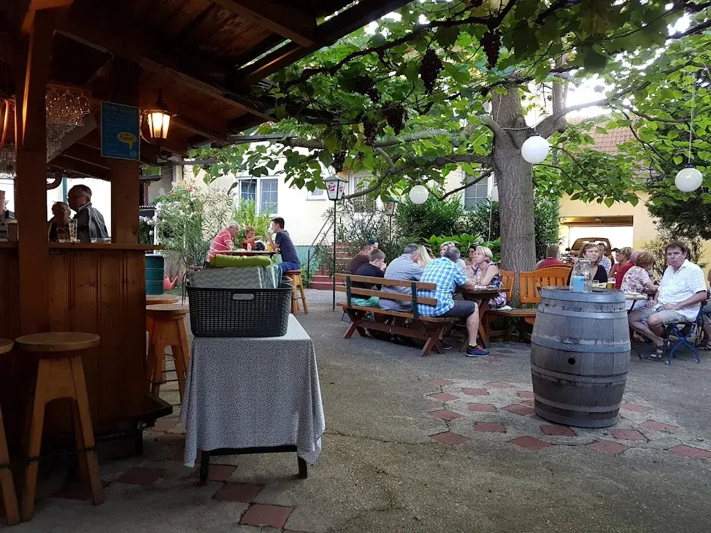 Die Bar | Schlagenhaufen_Fischamend-Markt_slider_image_1