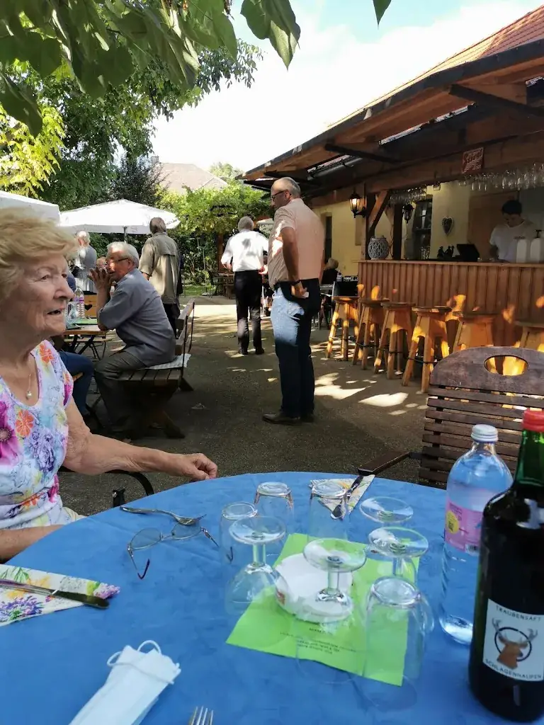 Die Bar | Schlagenhaufen_Fischamend-Markt_slider_image_3