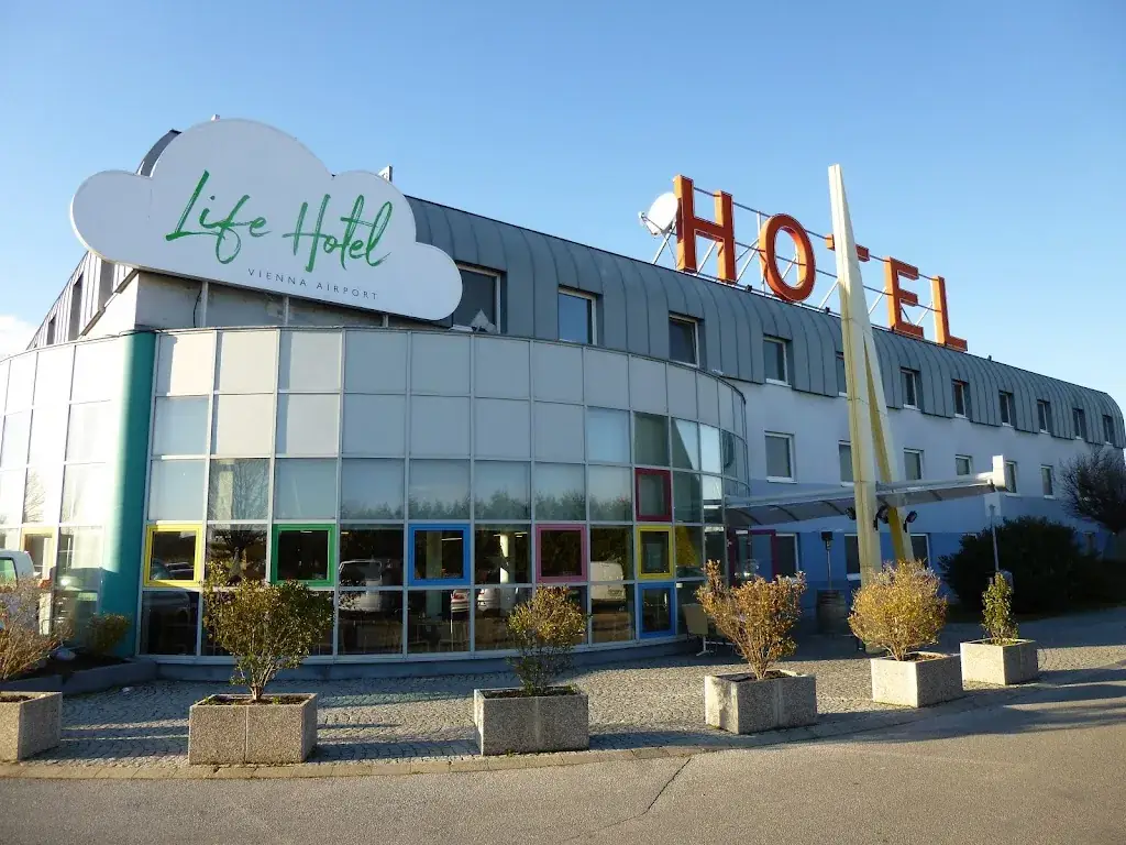 LifeHotel Vienna Airport_Fischamend-Markt_slider_image_1