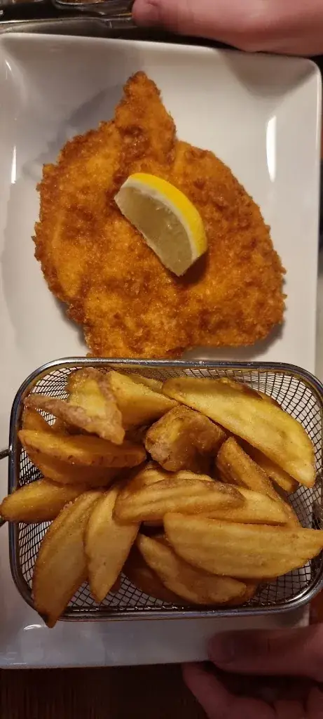 Roei Soudai_Gasthof Karnerwirt bei den Myrafällen_Furth an der Triesting_avis