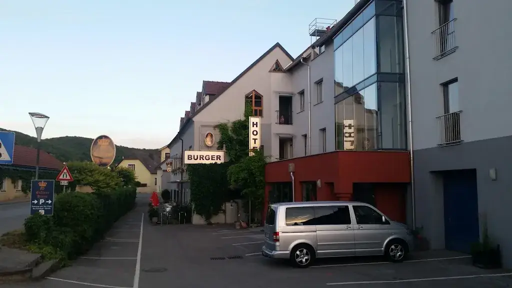 Gasthof Hotel zur goldenen Krone restaurant à Furth bei Göttweig