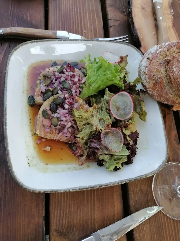 Johann Paul Brunner_Pfefferschiff Heurigen_Gedersdorf_review