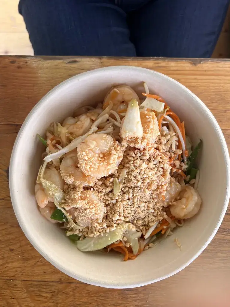 Isabella Karner-Leßiak_Thai Sawadee_Halbturn_review