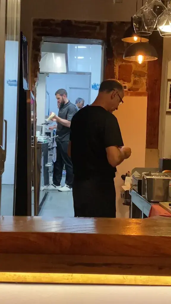 La Fisna Wine Bar_Geras_slider_image_2