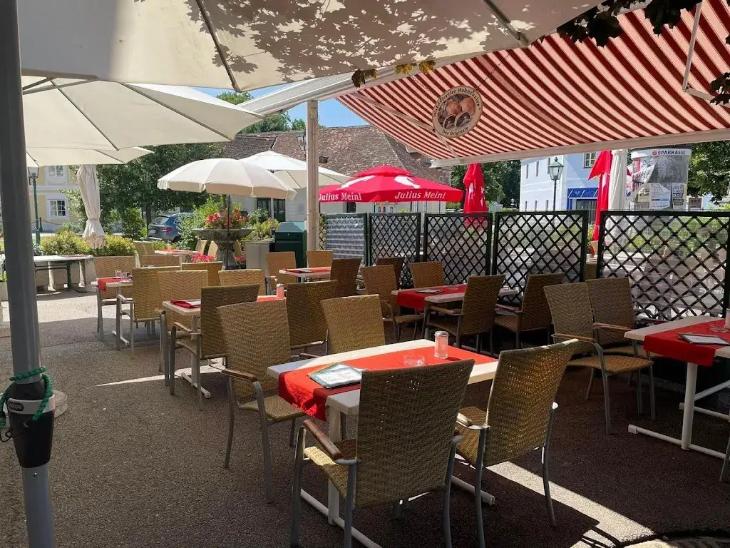 Ehrenberger GmbH-Bäckerei-Mohnzuzler Greißlerei restaurant à Gars am Kamp