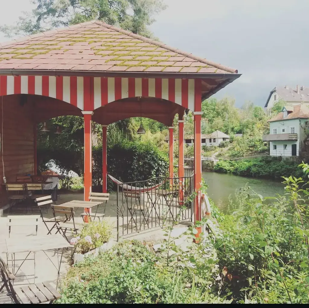 Dorothee Tresbach_Das Bachmann, Strand Heuriger im Stranbad Plank am Kamp, von Mai bis Ende August_Gars am Kamp_review